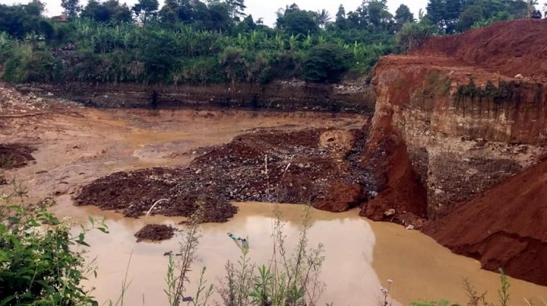Pekerja Tertimbun Longsor, Pengelola Galian C di Cianjur Jadi Tersangka Pekerja Tertimbun Longsor, Pengelola Galian C di Cianjur Jadi Tersangka