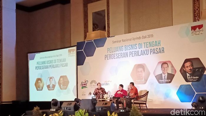 Chairul Tanjung hadiri acara Aprindo di Bali/Foto: Aditya Mardiastuti/detikcom Chairul Tanjung hadiri acara Aprindo di Bali/Foto: Aditya Mardiastuti/detikcom