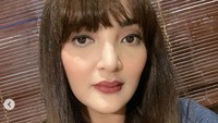 Selain itu Ashanty juga mengunggah penampilan barunya yang menuai pujian dan disebut nampak lebih muda. Dok. Instagram/ashanty_ash