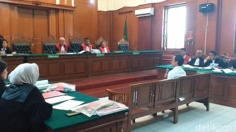 Sidang Rasisme Asrama Mahasiswa Papua, Jaksa Hadirkan 2 Saksi dari Polisi Sidang Rasisme Asrama Mahasiswa Papua, Jaksa Hadirkan 2 Saksi dari Polisi