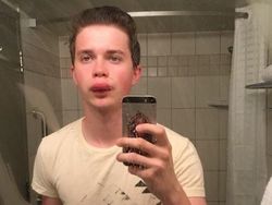 Foto Beratnya Ujian Hidup Orang