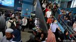 Begini Suasana Stasiun Juanda yang Dipadati Massa Reuni 212