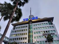 Difoto menggunakan kamera utama saat kondisi menjelang gelap.