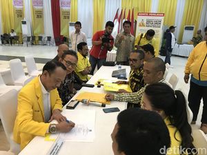 Ingin Jadikan Golkar Partai Teladan, Aris Mandji Daftar Caketum