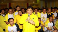Turut hadir para loyalis Airlangga, antara lain Agus Gumiwang Kartasasmita, Azis Sjamsuddin, dan Ahmad Doli Kurnia.