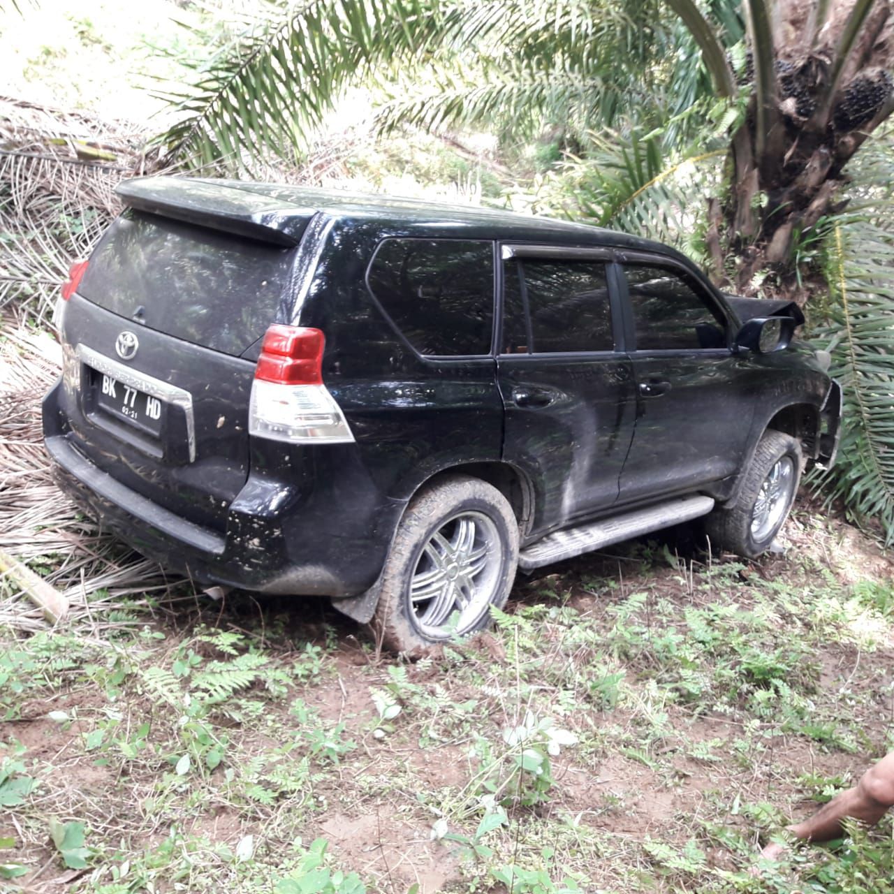 Mobil tempat jasad hakim Jamaluddin ditemukan (dok. Istimewa)