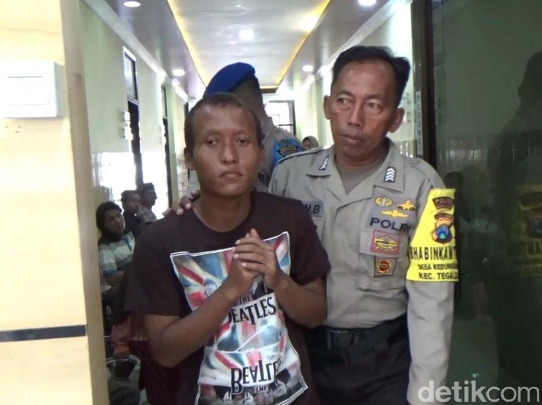 Pria yang Onani di ATM Diamankan, Kini Polisi Buru Perekam Videonya Pria yang Onani di ATM Diamankan, Kini Polisi Buru Perekam Videonya