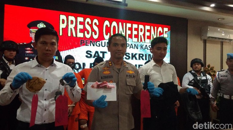 Menyamar Jadi Polisi, Komplotan Ini Bajak Truk Bermuatan Susu Kental Manis Menyamar Jadi Polisi, Komplotan Ini Bajak Truk Bermuatan Susu Kental Manis