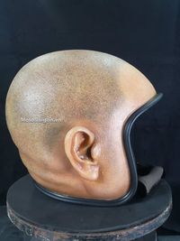 Helm Unik Bentuk Kepala Botak