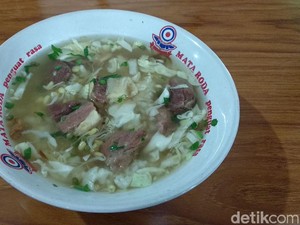 Soto Soleh Al Barokah: Slruup! Soto Daging yang Lezatnya Teruji 60 Tahun