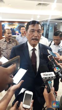 Apa Benar Luhut Dianggap Calo Pemerintah Indonesia?