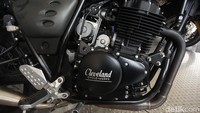 Dibekali mesin satu silinder 397 cc single silinder 4 klep sistem injeksi elektronik, berpendingin udara dengan oil cooled. Ukuran bore & stroke 85 x 70 mm dengan rasio kompresi 8,8:1.