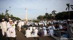 Anies Berseragam Dinas Saat Hadiri Reuni 212 di Monas