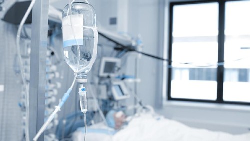 Treatment of a patient in critical condition in the ICU ward