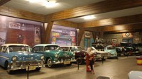 Berbagai moda transportasi dari zaman kuno hingga modern terpajang di Museum Angkut. Traveler juga bisa menjajal berbagai atraksi seperti flight simulator dan F1 simulator. (Ria Rahmawati/dTraveler)