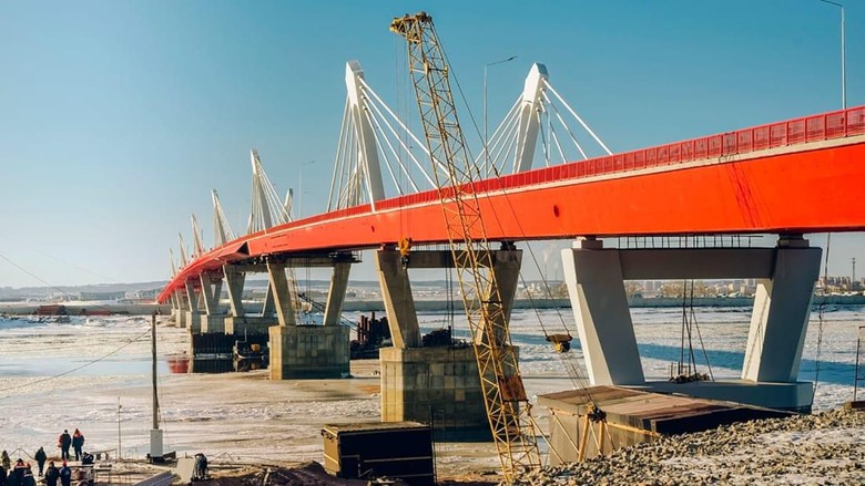 Jembatan China-Rusia di Kota Heihe dan Blagoveshchensk (CNN) Jembatan China-Rusia di Kota Heihe dan Blagoveshchensk (CNN)