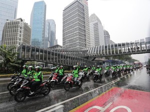 Bagaimana Driver Gojek Bertahan Kala Pandemi?