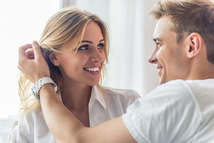 zodiak Head shot woman anxious worried woman sitting on couch at home. Frustrated confused female feels unhappy, problems in personal life, quarrel break up with boyfriend and unexpected pregnancy concept