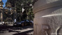 Kembali ke i8 edisi khusus memiliki pelek 20 inci dengan aksen tembaga pada pelek, grille dan side skirtsnya. Pool/BMW.