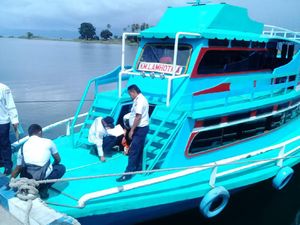Jelang Natal Tahun Baru, Kemenhub Ukur Ulang Kapal di Danau Toba