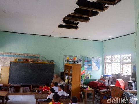 Tanah Gerak, Ruang Kelas SD di Banjarnegara Rusak Parah
