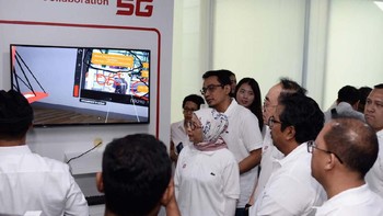 Ericsson menampilkan berbagai use case yang ditujukan untuk kemajuan industri pada uji coba 5G bersama Telkomsel di Batam, Kepulauan Riau. Use case yang ditampilkan antara lain Smart Air Patrol, Immersive Collaboration dan Smart Surveillance. Aktivitas industri akan semakin efisien dengan hadirnya beragam fungsi drone yang didukung oleh koneksi 5G.  Selain itu, 5G memungkinkan kolaborasi jarak jauh, berkat koneksi cepat dan latensi yang rendah. Tidak kalah penting, tingkat keamanan di bidang industri pun juga dapat semakin ditingkatkan dengan fitur face recognition menggunakan teknologi generasi kelima. Berkolaborasi dengan Qlue, perusahaan ekosistem smart city, Ericsson siap untuk mendukung perkembangan smart city, khususnya dalam program keamanan melalui use case Smart Surveillance.