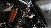 Soal keamanan dan kenyamanan sudah dilengkapi dengan Double Disk front Brake (dengan ABS System), Upside Down, Delphi EFI Control System, Lampu Bulat LED Headlight, Automotive Grade ABS.