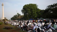 Massa Reuni 212 tampak memadati kawasan Monas.