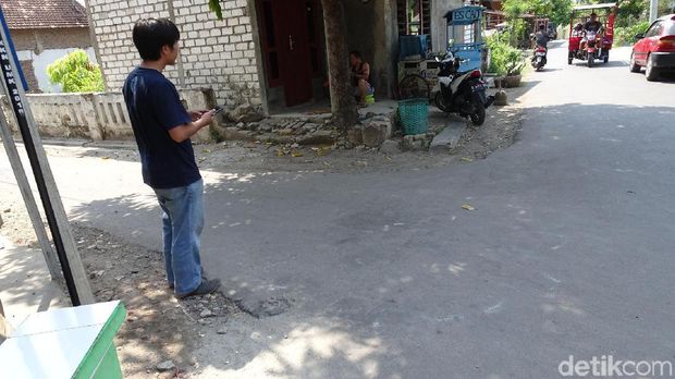 Lokasi dua pria dibakar oleh orang misterius di Rembang.