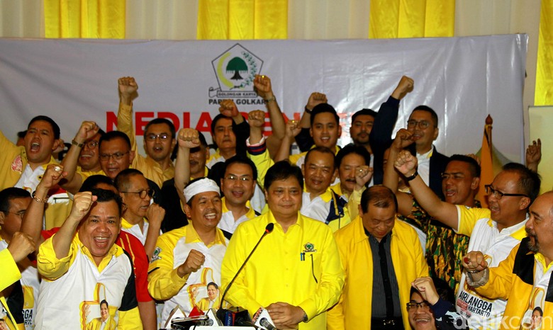 Mantan Ketua AMPG Dukung Airlangga Pimpin Golkar Mantan Ketua AMPG Dukung Airlangga Pimpin Golkar