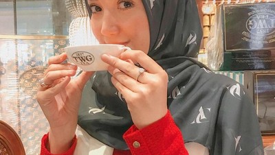 Gaya Kulineran Cantik Erica Putri, Aktris Kakak Kandung Citra Kirana