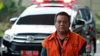 Dalam kasus ini, Eldin diduga menerima suap total Rp 330 juta.