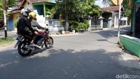 Diberitakan sebelumnya, kedua korban yakni Sukarno (39) warga Desa Seren Kecamatan Sulang, Rembang dan Ivan Agus Setiyarno (34) warga Desa Sumberjo Kecamatan Kota Rembang masih dirawat di rumah sakit. Polisi masih menunggu kondisi keduanya membaik untuk bisa dimintai keterangan.