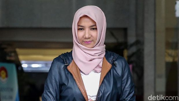 Penyidik KPK memanggil mantan Bupati Kutai Kartanegara (Kukar), Rita Widyasari. Ia diperiksa sebagai saksi dalam kasus pencucian uang dengan tersangka Khairudin.