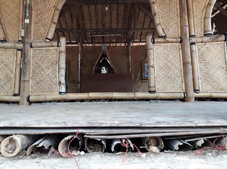Mahasiswa Meninggal Terperosok ke Sumur, Diduga Bambu Lantai Musala Rapuh Mahasiswa Meninggal Terperosok ke Sumur, Diduga Bambu Lantai Musala Rapuh