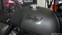 Dari sektor mesin dan fitur tidak berbeda dengan versi Cafe Racer yang telah lebih dahulu diluncurkan di event BCA Expo Oktober lalu.