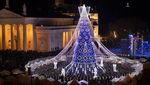 Kilau Pohon Natal Raksasa Menerangi Ibu Kota Lithuania