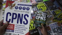 Buku panduan tersebut dijual dengan beragam harga.