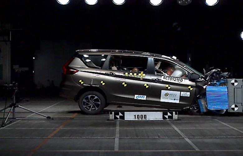 Tes Tabrak Suzuki Ertiga, Dapat 4 Bintang. Foto: Dok. ASEAN NCAP Tes Tabrak Suzuki Ertiga, Dapat 4 Bintang. Foto: Dok. ASEAN NCAP