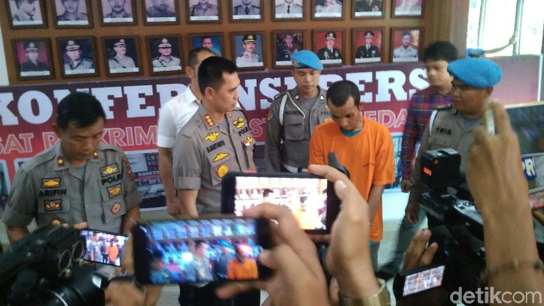 Dibekuk, Firman Bunuh Paman di Medan Gegara Minta Uang Beli Lotion Antiyamuk Dibekuk, Firman Bunuh Paman di Medan Gegara Minta Uang Beli Lotion Antiyamuk