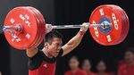 Mantap! Lifter Deni Tambah Medali Emas Indonesia