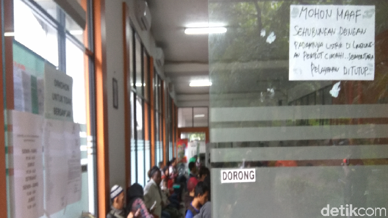 Aliran Listrik Pemkot Cimahi Mati Sejak Kemarin, Pelayanan Terganggu Aliran Listrik Pemkot Cimahi Mati Sejak Kemarin, Pelayanan Terganggu