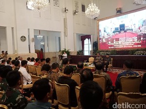 Mega Persilakan Pihak yang Ingin Khilafah Datang ke DPR: Opo Toh Karepe?