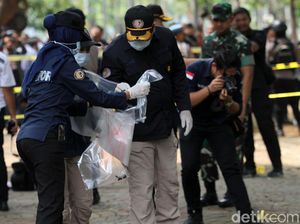 Granat Asap Meledak di Monas, Kenapa Banyak yang Rekam Tapi Tak Menolong?