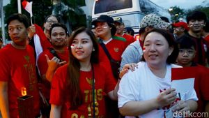 Ramai-ramai Dukung Timnas Indonesia di Binan Stadium
