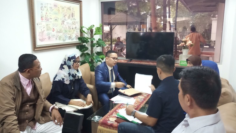 Datangi Kejagung, Korban First Travel Minta Lelang Aset Ditunda Datangi Kejagung, Korban First Travel Minta Lelang Aset Ditunda