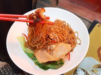 Hok Chui: Ada Siomay Mentai dan Wonton Hong Kong yang Gurih Mantap