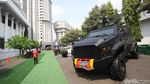 Gaya Prabowo Jajal Senjata di Pameran Alutsista Kemhan