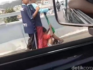 Viral Tiga Bocah Bandung Pakai Skuter Listrik di Flyover Pasupati