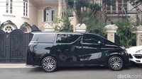 ada 1.513 kendaraan roda empat kategori mewah yang beredar di wilayah DKI Jakarta, atas aksi door to door yang dilakukan BPRD banyak kendaraan mewah yang sudah menuntaskan wajib pajaknya.